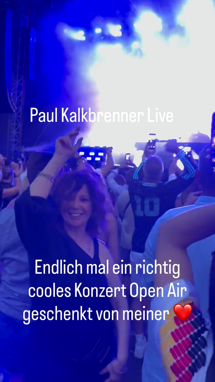 Sommerlicher Leinen-Outfit-Look für Open-Air-Konzerte – leicht, luftig und stylisch